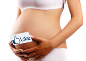 Anunciar su embarazo con en facebook